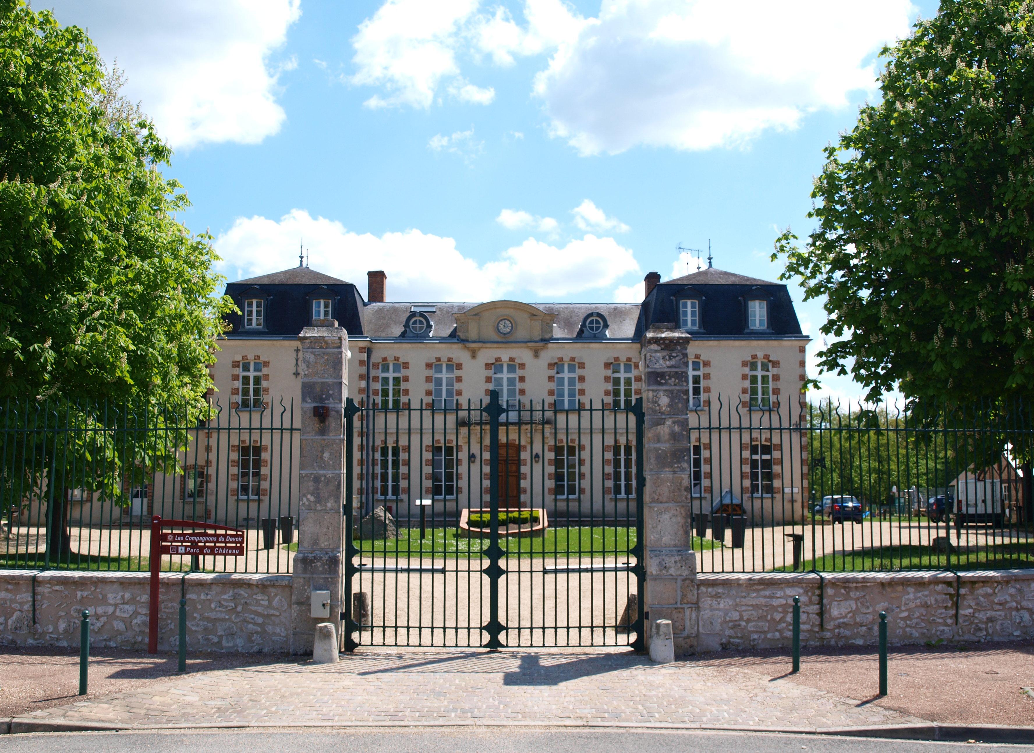 Chateau De Cepoy