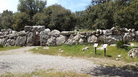 Poblado talaiotico de Ses Paisses