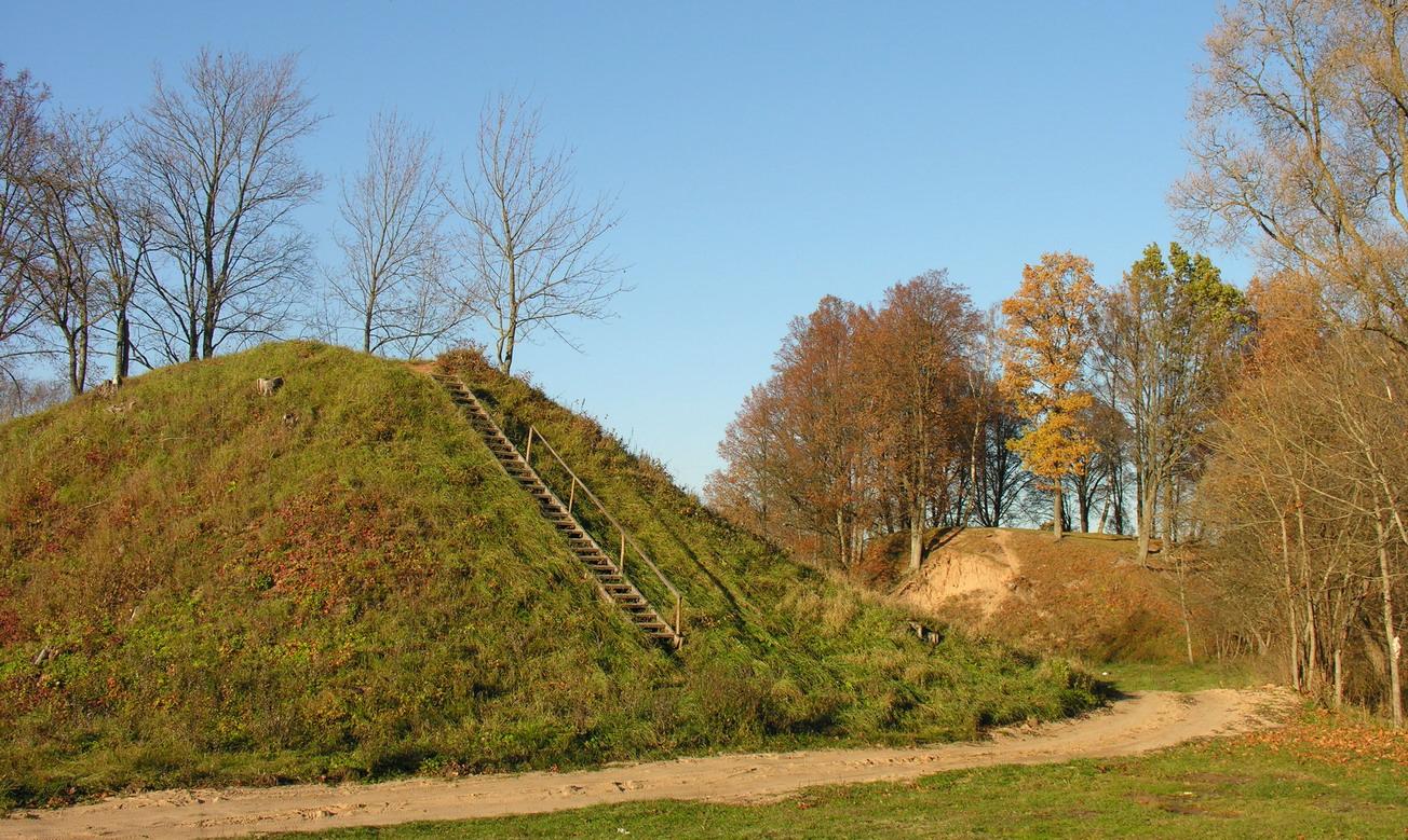 Daubariu piliakalnis II