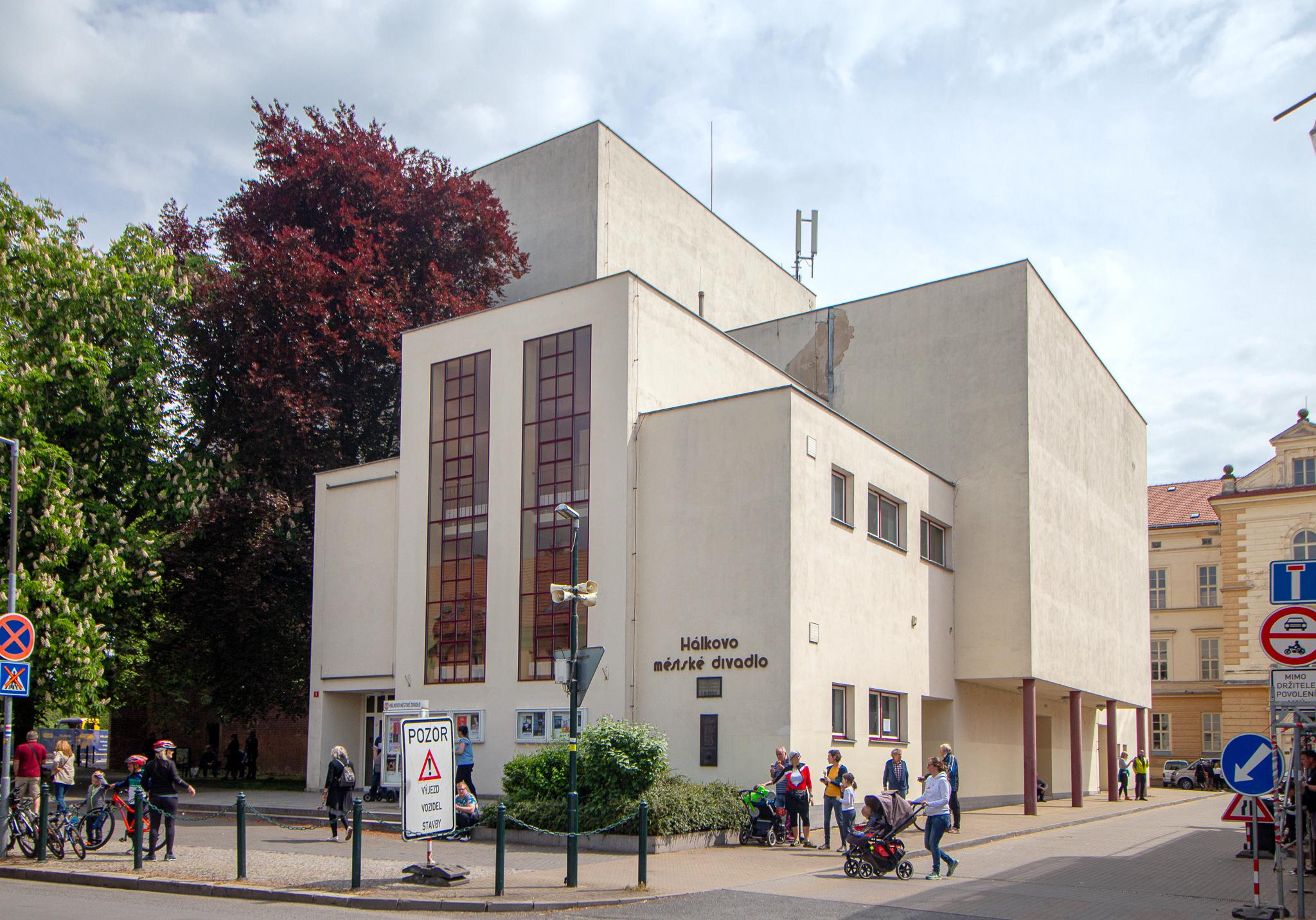 Halkovo mestske divadlo