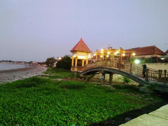 Bom Beach
