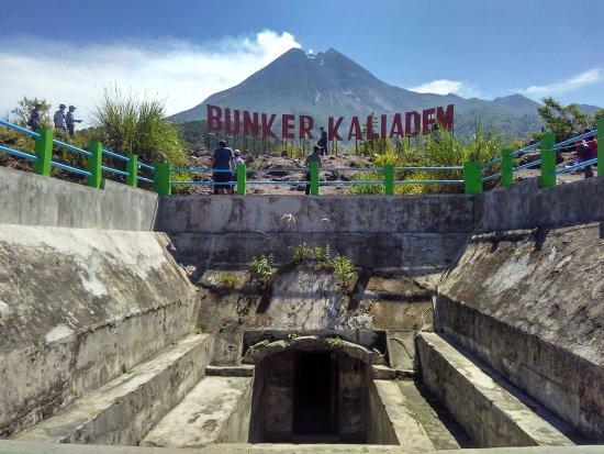 Jeep Merapi Jaya