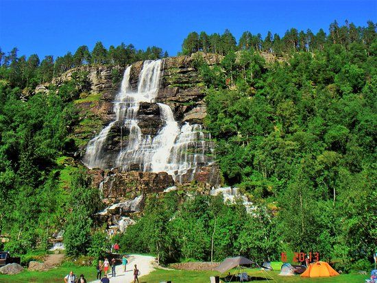 Tvinnefossen Waterfall