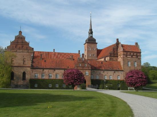 Holckenhavn Castle