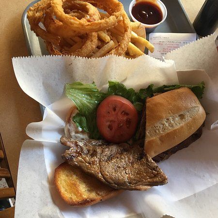 Billy's On the Square