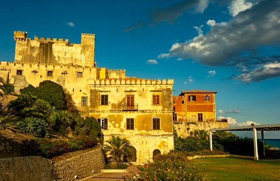 Castello di Falconara