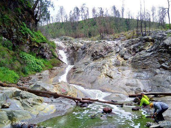 Kali Pahit Waterfall