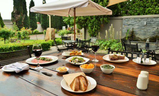 The Grill at One Twenty