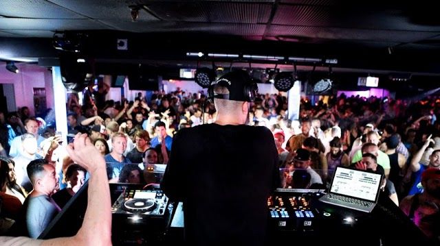 The Headliner Night Club