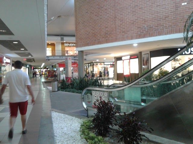 Centro Comercial San Pedro Plaza