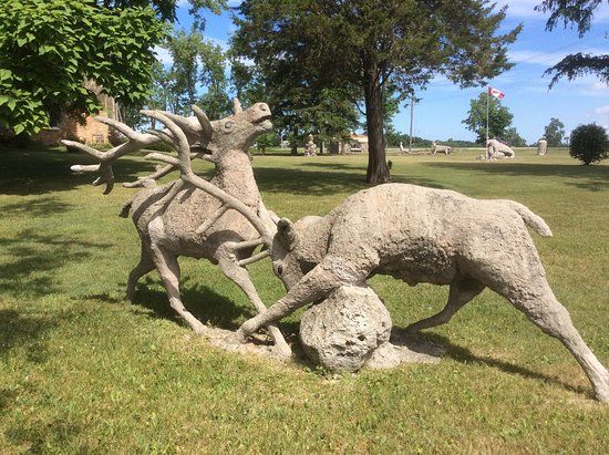 Laithwaite Apple Park Statues