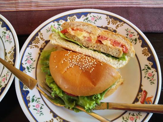 Baan Unrak Vegetarian Restaurant & Bakery