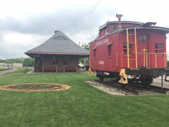 Golden Lane Art and Antique Gallery