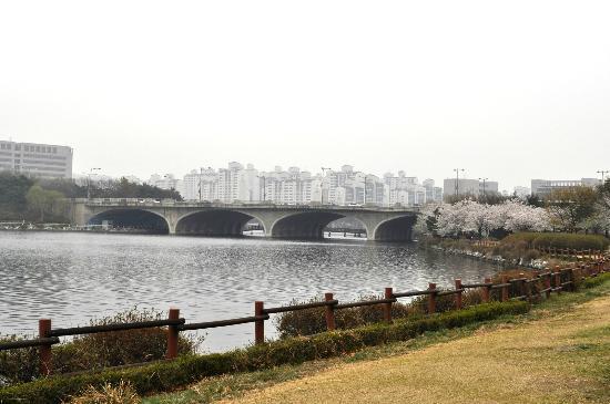 Ilsan Lake Park