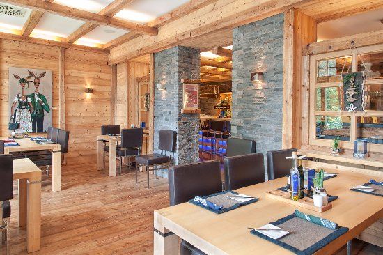 Konig Ludwig Lounge & Indoor Biergarten