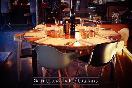 Saintpons baRestaurant