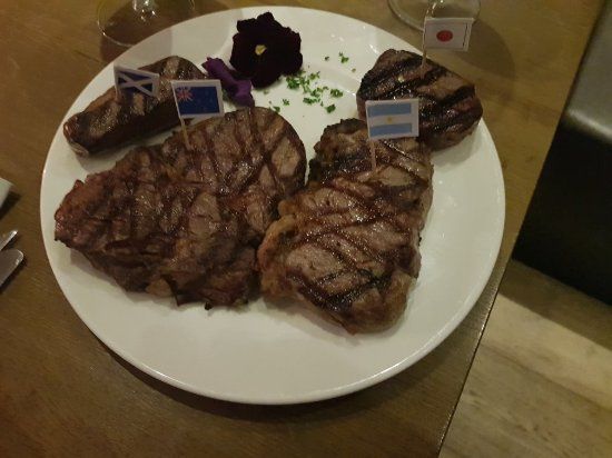 Steakhouse The Golden Bull