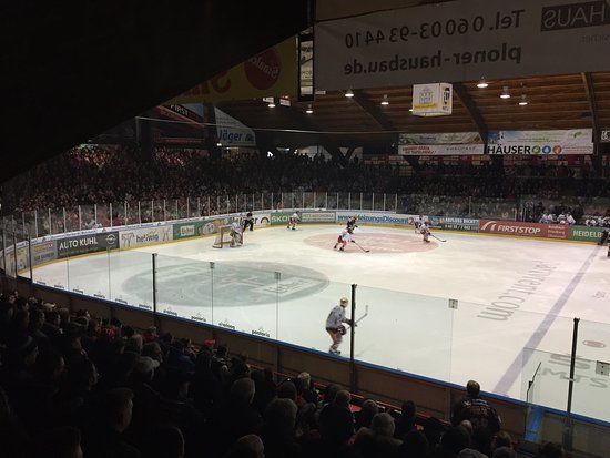 Colonel Knight Eisstadion