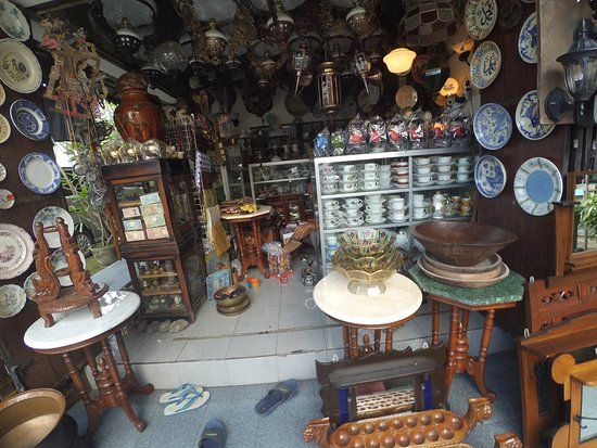 Triwindu Antique Market