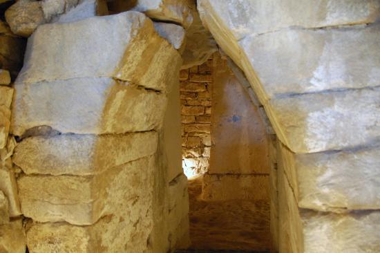 Tomba etrusca della Montagnola