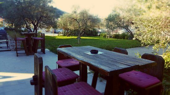 Caffe Bar & Grill Garden Pub