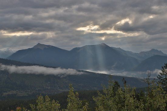 Kootenay Valley Viewpoint