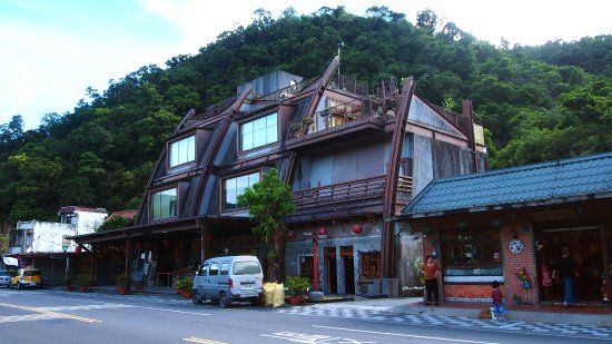 Baimi Clogs Village