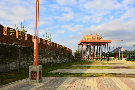 Hengchun East Gate