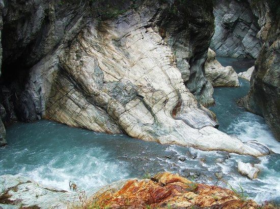 Cave of Water Curtain