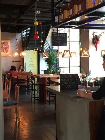 Palms L.A. Kitchen and Bar