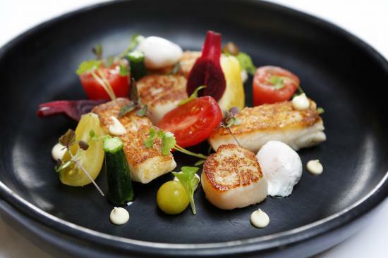 221 Restaurant & Bar