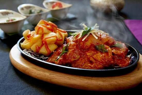 Three Kisses Bar & Restaurant